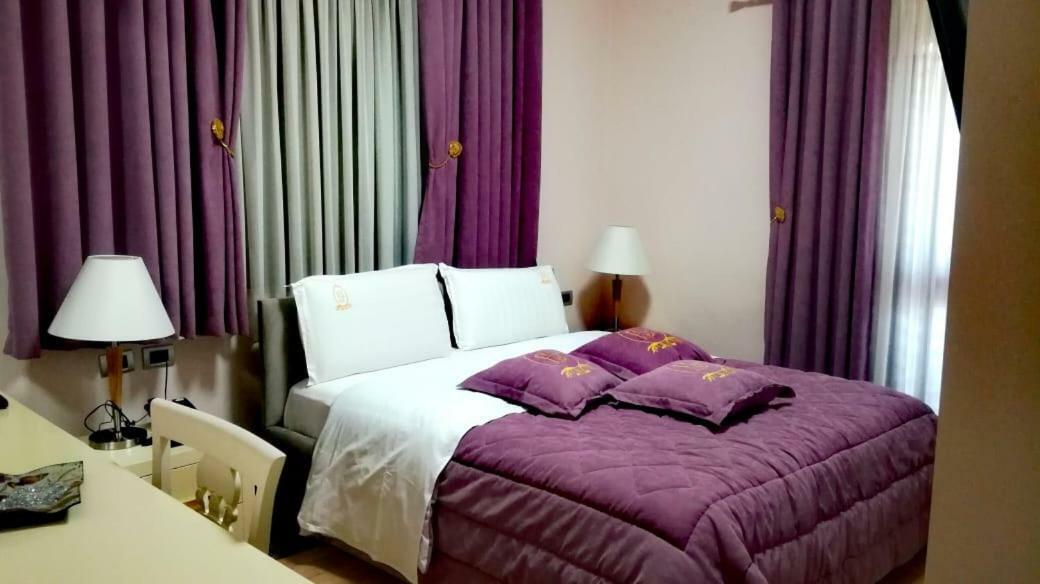 Lux De Paris 4* Tirana