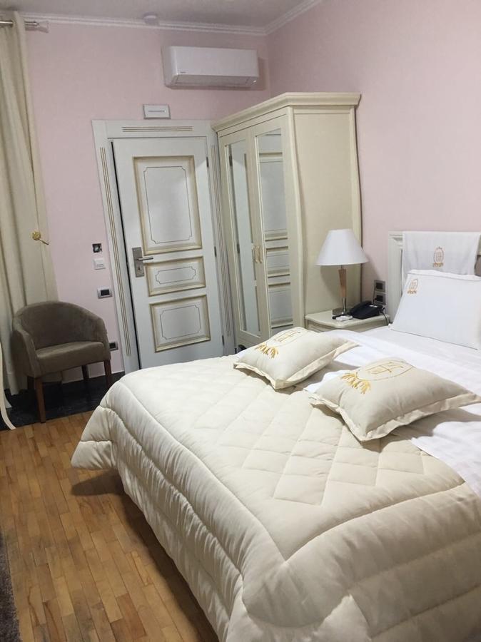 Lux De Paris Hotel 4*