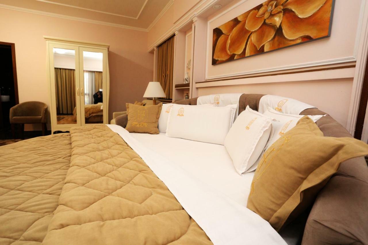 Lux De Paris Hotel