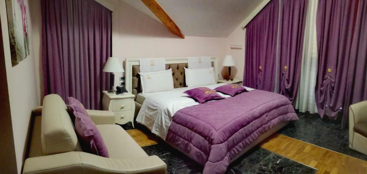 Lux De Paris Hotel
