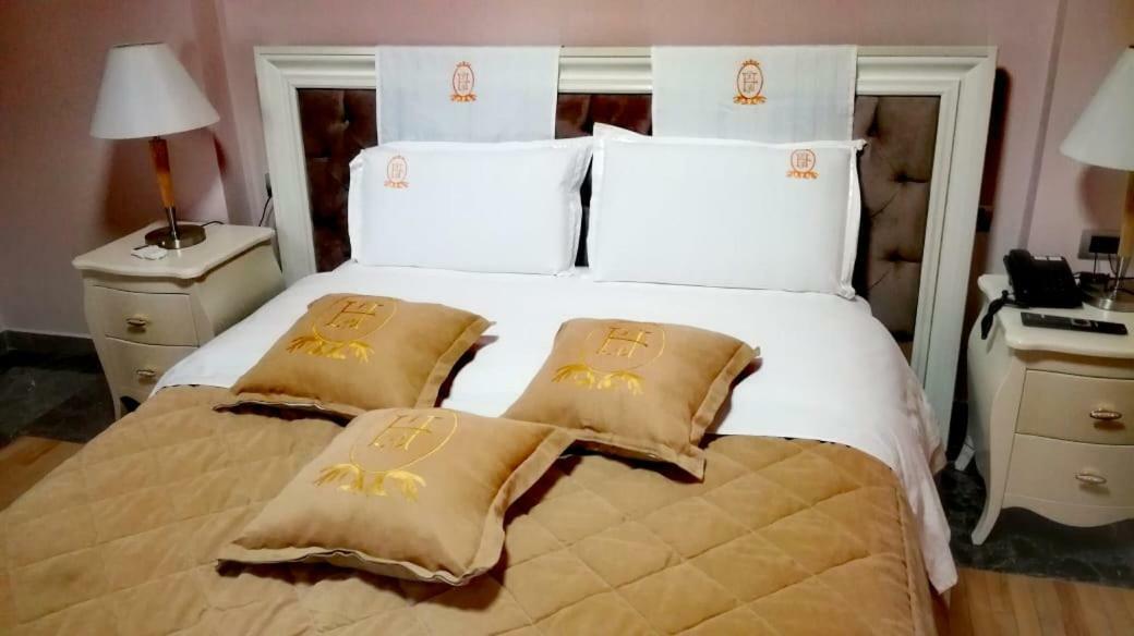 Lux De Paris 4*