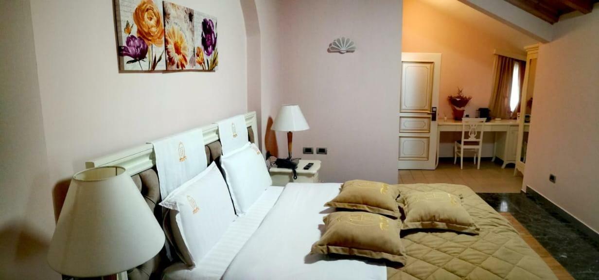 Lux De Paris Hotel Tirana